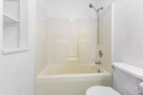 Bath - 4110 Flatwoods Rd, Elliston, VA 24087 photo 2 of 4