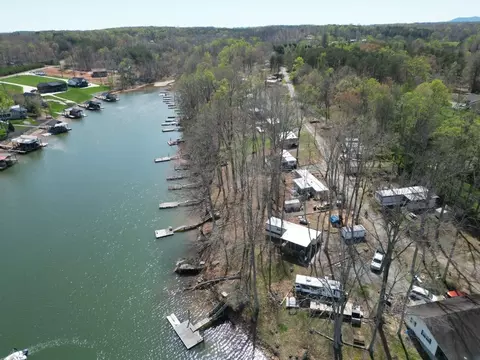 620 Plantation Dr, Penhook, VA 24137