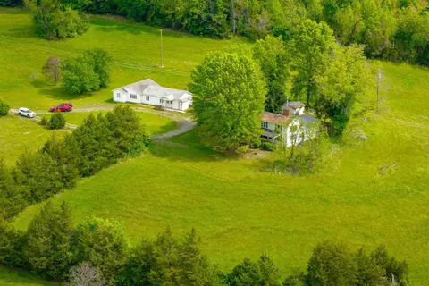 5328 White House Rd, Moneta, VA 24121