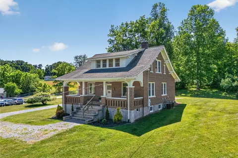 132 Christiansburg NE, Floyd, VA 24091