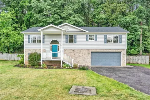 120 Upland Dr, Salem, VA 24153