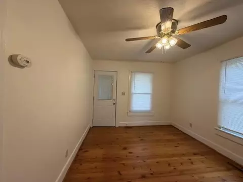 Living - 711 Central Ave, Salem, VA 24153 photo 2 of 2