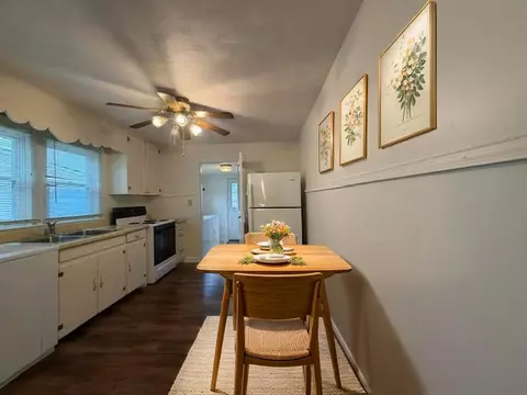 Dining - 711 Central Ave, Salem, VA 24153 photo 1 of 1