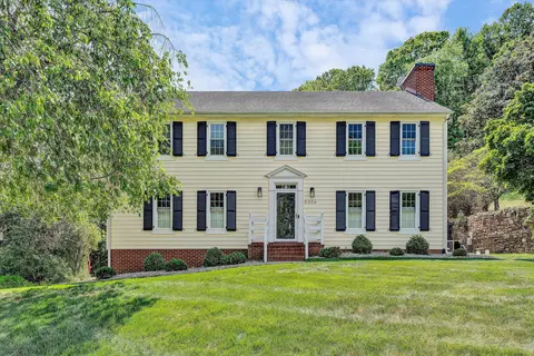 5306 Canter Dr, Roanoke, VA 24018