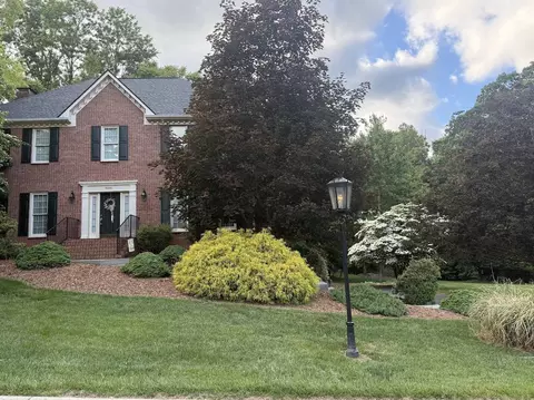 8281 Cardington Dr, Roanoke, VA 24019