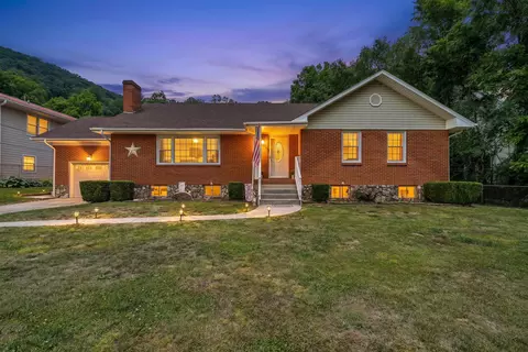 14742 Church St, Eagle Rock, VA 24085