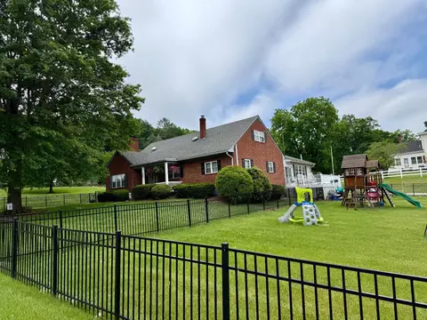 422 Main St, New Castle, VA 24127