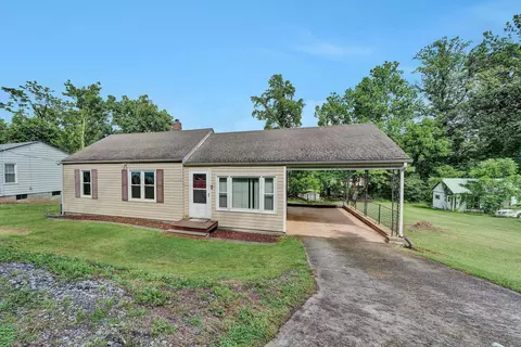 130 Harvey St, Rocky Mount, VA 24151