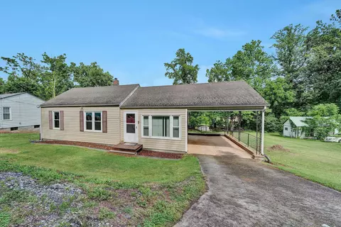 130 Harvey St, Rocky Mount, VA 24151