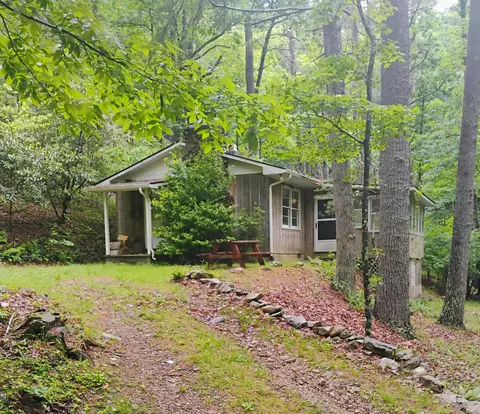 425 Miller Cove Rd, Catawba, VA 24070