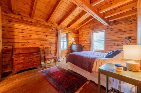 Bedroom - 183 Pine Mountain Rd NE, Floyd, VA 24091 photo 2 of 4