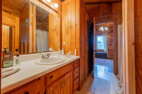 Bath - 183 Pine Mountain Rd NE, Floyd, VA 24091 photo 2 of 3