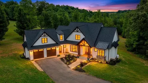 479 Constitution Blvd, Wirtz, VA 24184