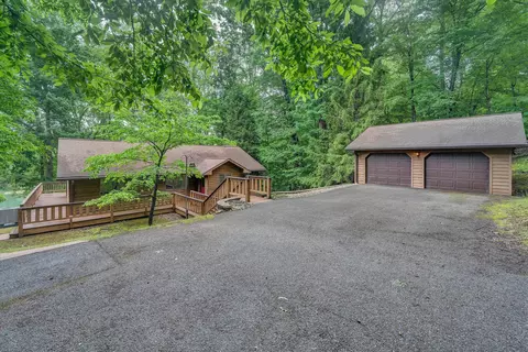 211 Wilderness Way, Moneta, VA 24121