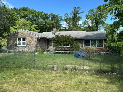 5931 Cotton Hill Rd, Roanoke, VA 24018