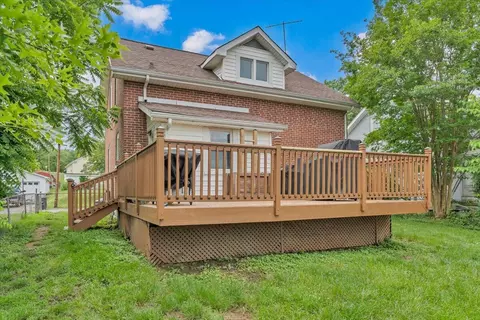 Exterior - 331 Bowman St, Vinton, VA 24179 photo 5 of 9