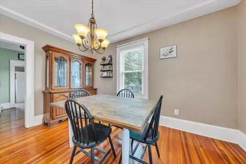 Dining - 331 Bowman St, Vinton, VA 24179 photo 1 of 3