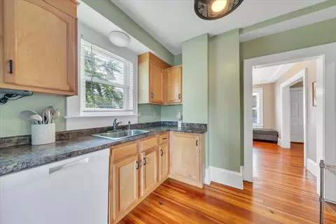 Kitchen - 331 Bowman St, Vinton, VA 24179 photo 4 of 4