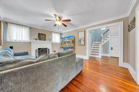 Living - 331 Bowman St, Vinton, VA 24179 photo 1 of 1