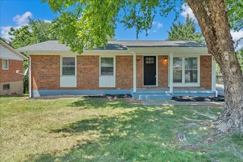 1072 Maywood Dr, Vinton, VA 24179