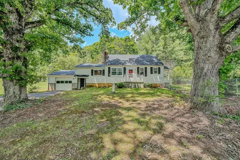 2908 Loch Haven Dr, Roanoke, VA 24019