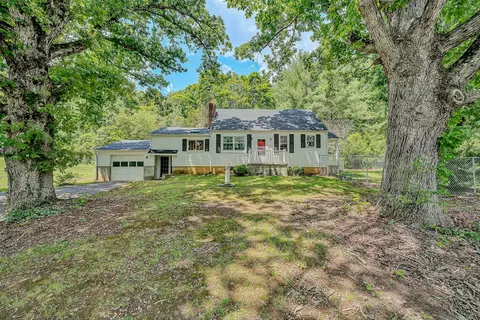 2908 Loch Haven Dr, Roanoke, VA 24019