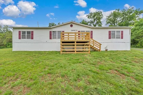 20459 Main St, Buchanan, VA 24066 photo 2