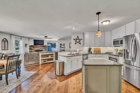 Kitchen - 1040 Old Station Loop, Hardy, VA 24101 photo 5 of 5