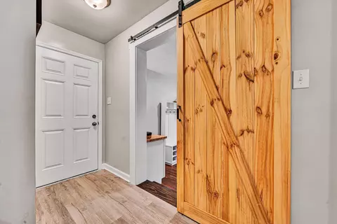 Entry Way - 1040 Old Station Loop, Hardy, VA 24101 photo 4 of 10