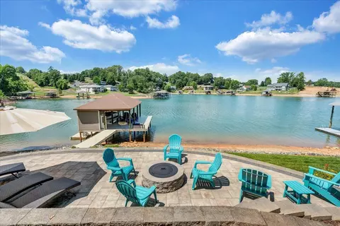 625 Winding Waters Dr, Moneta, VA 24121