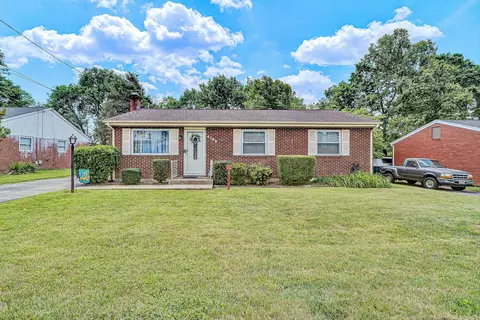 4702 Desi Rd NW, Roanoke, VA 24017