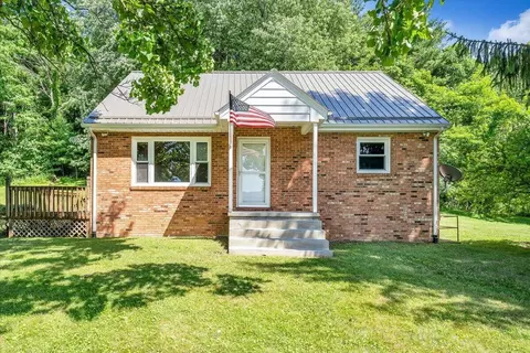 9947 Slings Gap Rd, Bent Mountain, VA 24059