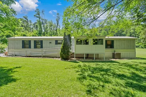 22 Walnut Grove Cir, Buchanan, VA 24066
