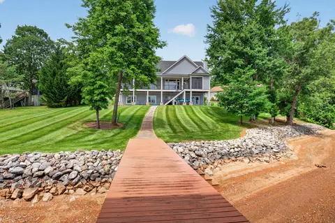 Exterior - 104 St Christopher Ct, Moneta, VA 24121 photo 11 of 13
