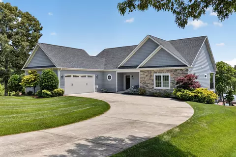 104 St Christopher Ct, Moneta, VA 24121