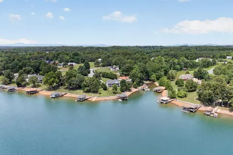 View/Area - 104 St Christopher Ct, Moneta, VA 24121 photo 6 of 10