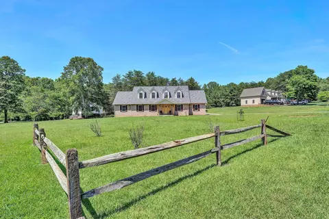 2651 Timberwood Ln, Moneta, VA 24121