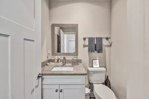 Bath - 2750 Mcvitty Rd, Roanoke, VA 24018 photo 1 of 5