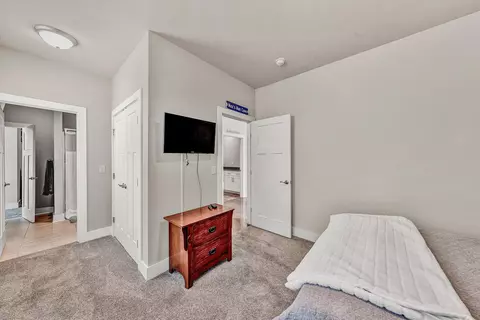 Bedroom - 2750 Mcvitty Rd, Roanoke, VA 24018 photo 5 of 7