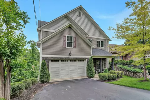 Exterior - 2750 Mcvitty Rd, Roanoke, VA 24018 photo 2 of 14