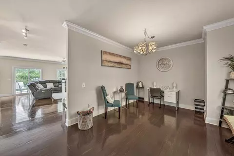 Entry Way - 2750 Mcvitty Rd, Roanoke, VA 24018 photo 2 of 7