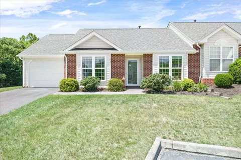 7321 Scarlet Oak Dr, Roanoke, VA 24019