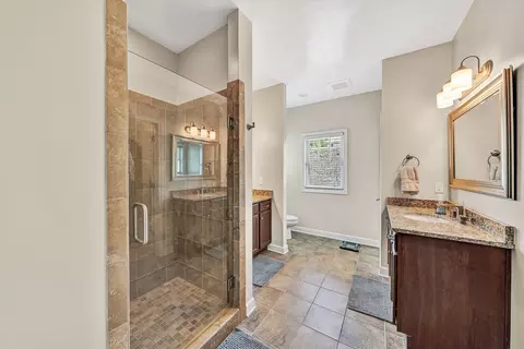 Bath - 7005 Mountain Spring Trl, Roanoke, VA 24018 photo 1 of 4