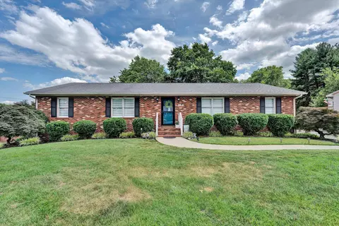 1614 Narcissus St, Salem, VA 24153