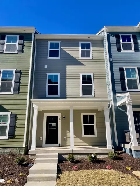 209 Broad St, Daleville, VA 24083