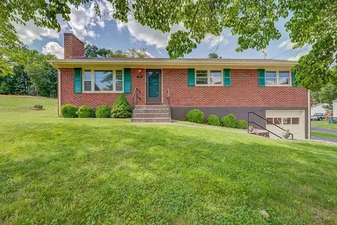 1129 Stoutamire Dr, Salem, VA 24153