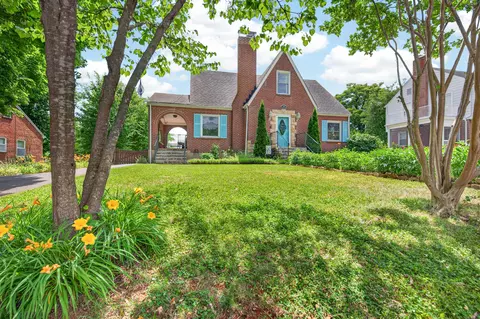 5214 Woodbury St NW, Roanoke, VA 24012