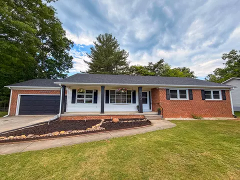 933 Ingalls St, Clifton Forge, VA 24422