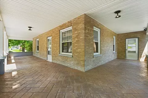 Exterior - 535 Boyd St, Buchanan, VA 24066 photo 7 of 15