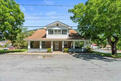 Exterior - 535 Boyd St, Buchanan, VA 24066 photo 10 of 15